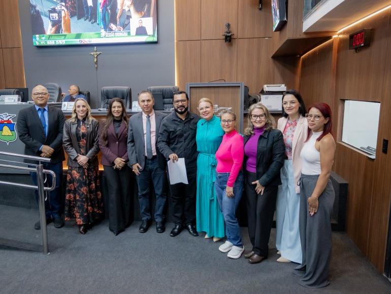 A convite de Paula Calil, Sindicato da Enfermagem apresenta atualização do PCCS na Câmara de Cuiabá