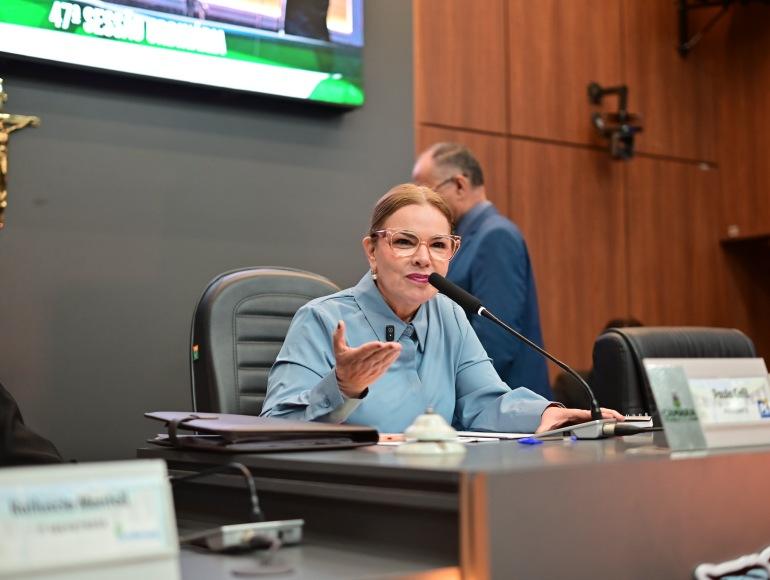 Quadra poliesportiva do Residencial Coxipó é revitalizada após pedido de Paula Calil