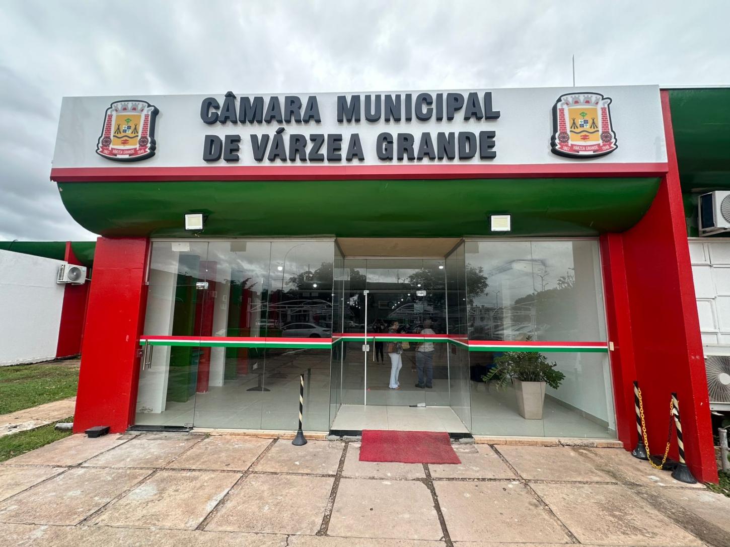 Vereadores de Várzea Grande pedem sessão extraordinária para votar remanejamento e ampliação de limite de crédito