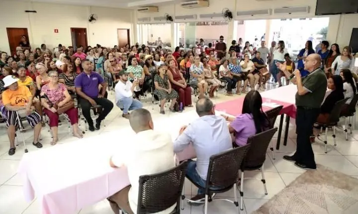 Júlio Campos reforça combate à violência contra a mulher durante inauguração do Projeto Florescer